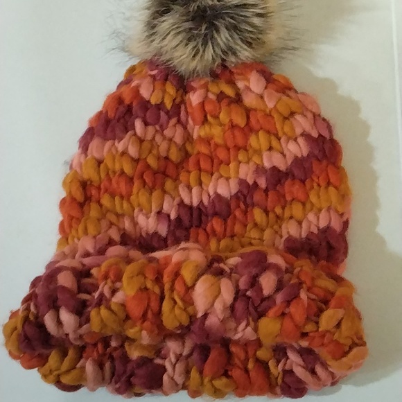 New With Tags Wonderly Brand Chunky Crochet Bean Cap (Hat) - Picture 6 of 16